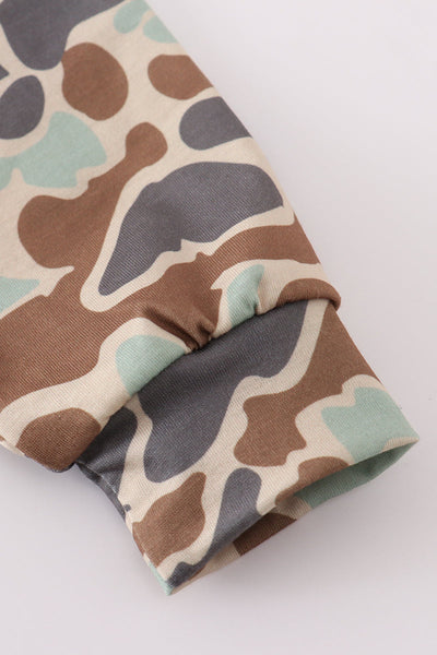 Green camouflage print hoodie