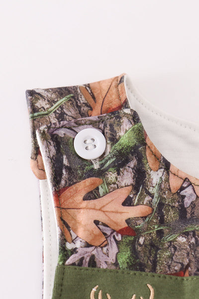Forest hunting deer embroidery jonjon