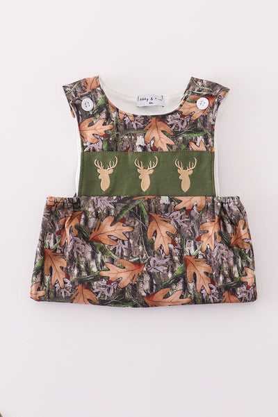 Forest hunting deer embroidery jonjon